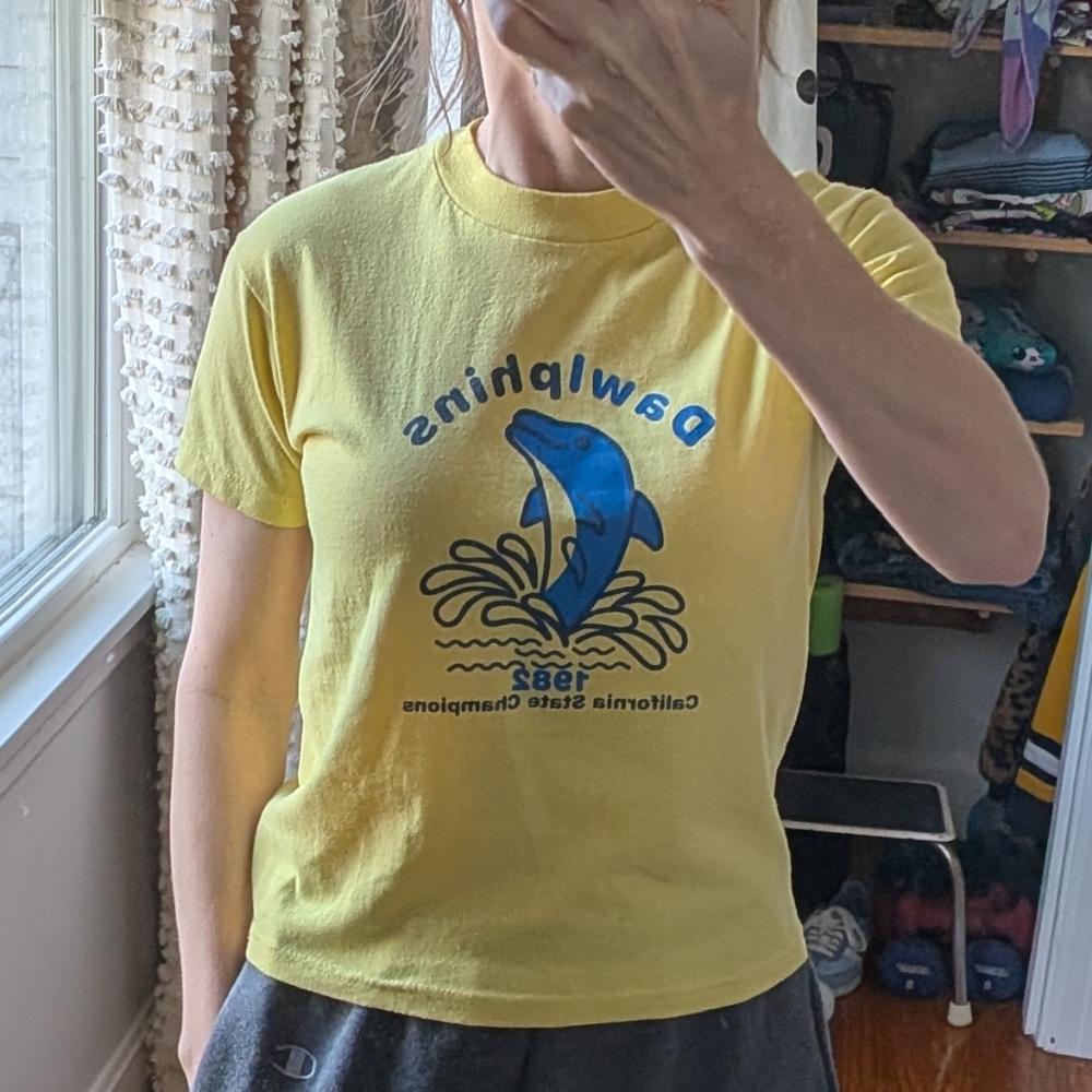 Vintage Dawls Yellow Dawlphins Dolphins T-Shirt *Fits Like XS* - Picture 10 of 11